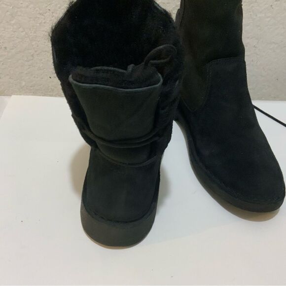 Ugg Naiyah Lace Back Genuine Shearling Boot Black Suede Size 7/38 1020144 - Picture 6 of 14